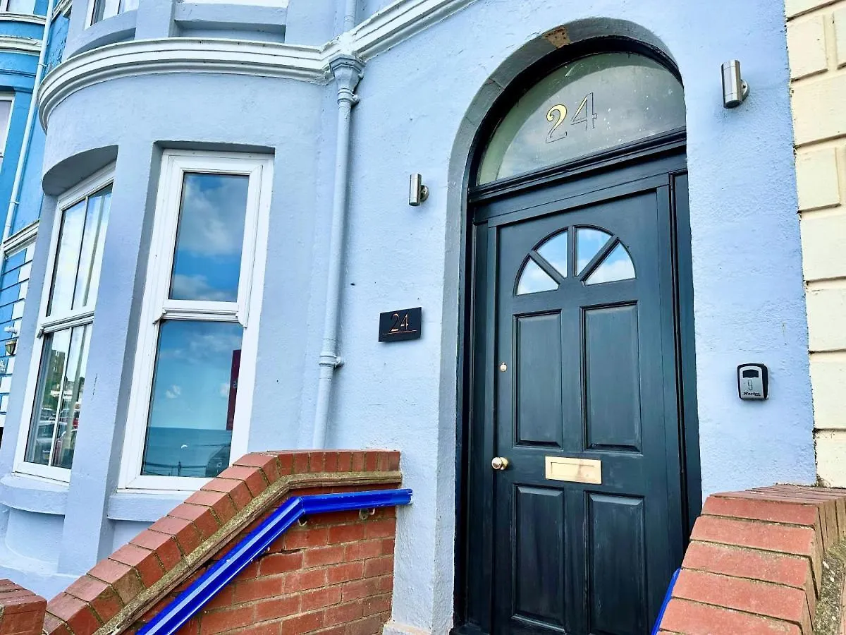 The Salacia No 5 Apartment Scarborough